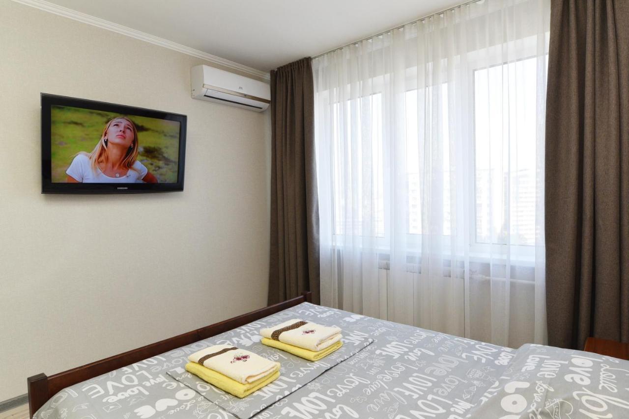Apartament On Vasylia Lypkivskoho 24 키예프 외부 사진