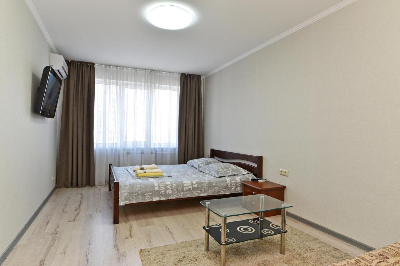 Apartament On Vasylia Lypkivskoho 24 키예프 외부 사진
